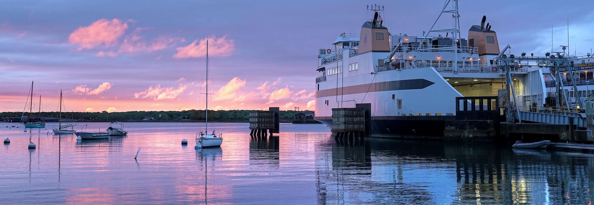 Oak Bluffs ferry to Martha's Vineyard